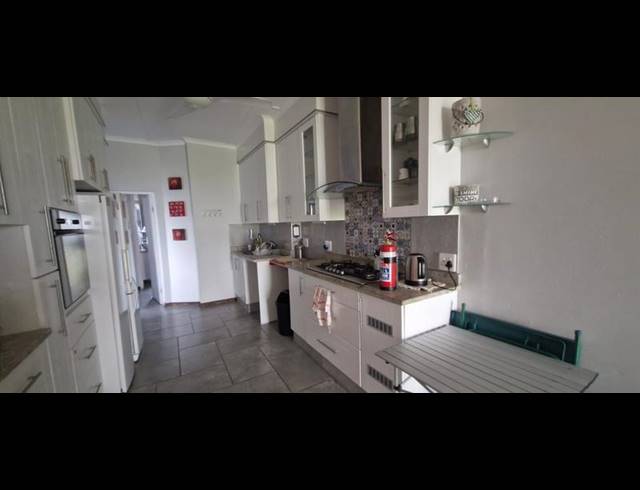 2 BEDROOM APARTMENT FOR SALE IN MANABA BEACH